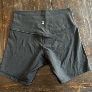 Lululemon Align 6 in bike shorts black